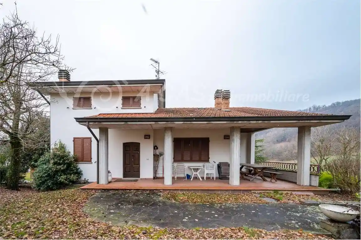 Villa in vendita a Terenzo