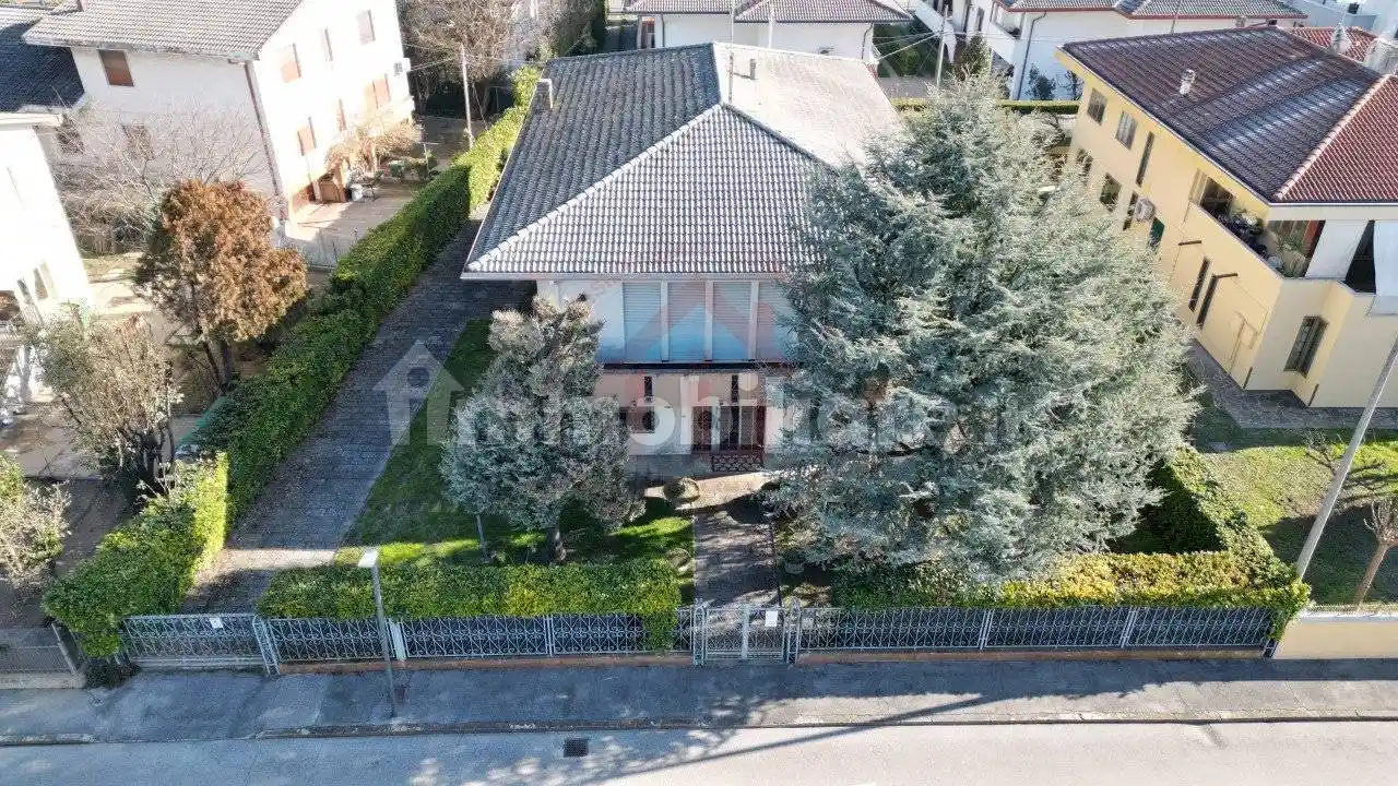 Casa indipendente in vendita a Abano Terme