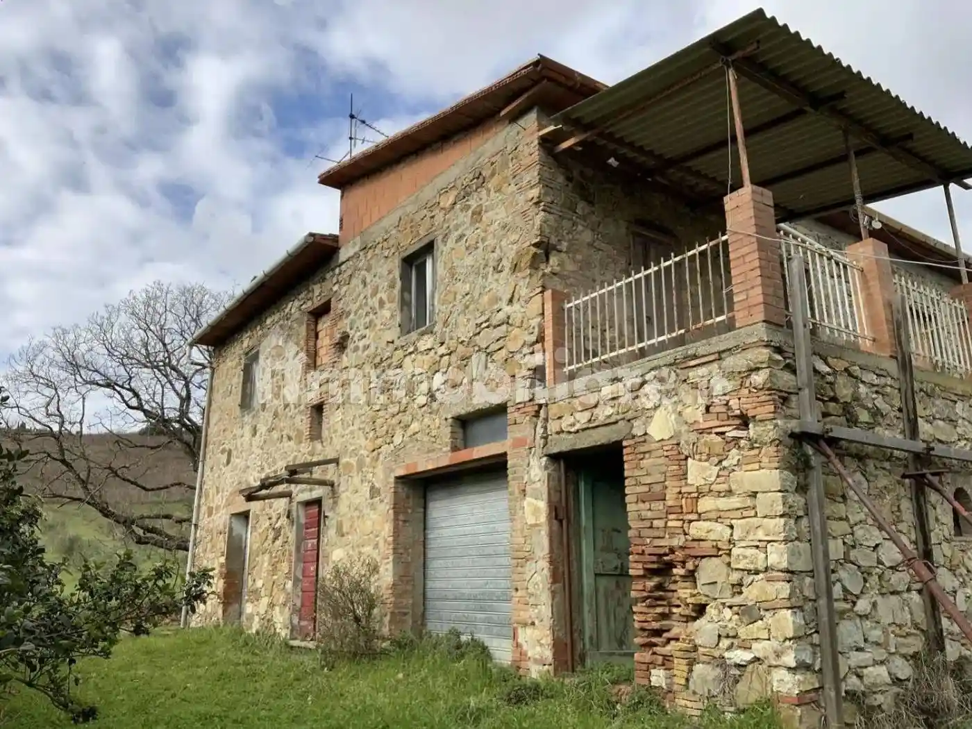 Rustico - Casale in vendita a Lajatico