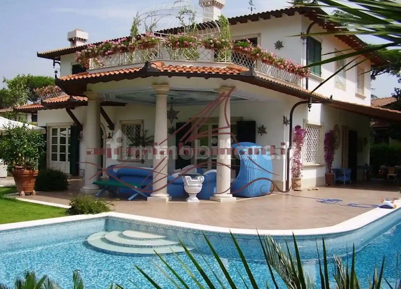 Villa in vendita a Forte dei Marmi