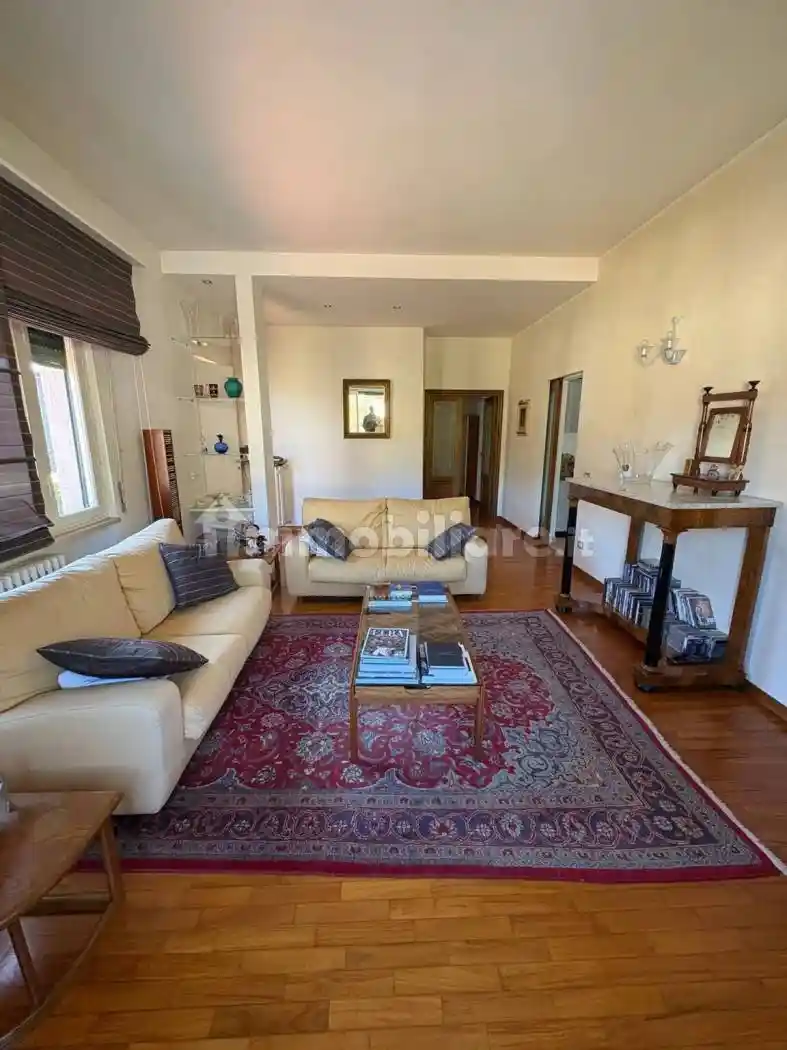 Villa in vendita a Pescia