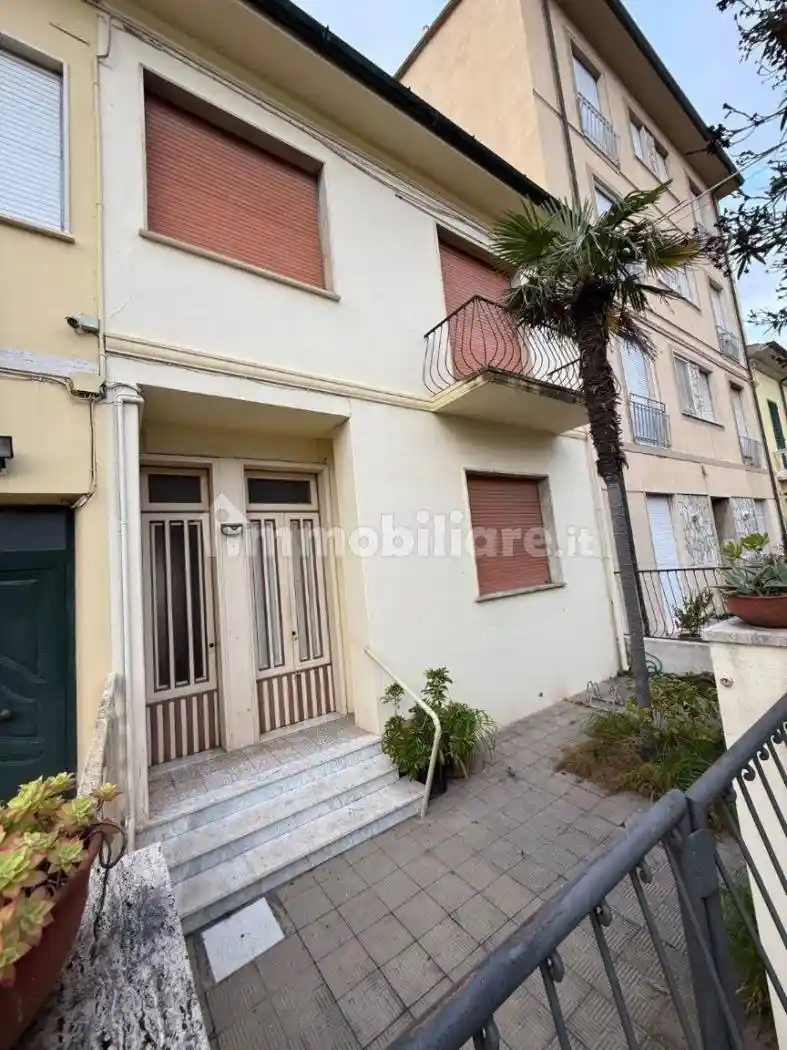 Villa in vendita a Viareggio