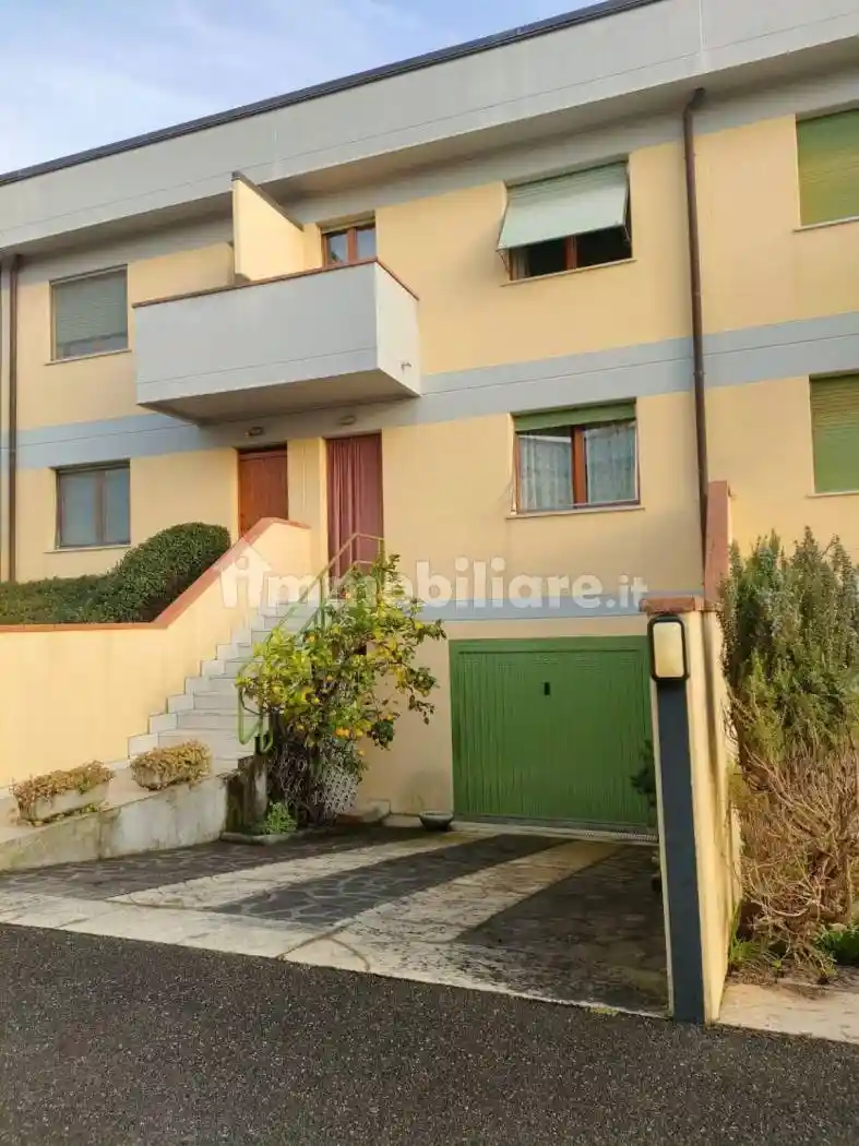 Villetta a schiera in vendita a Massa