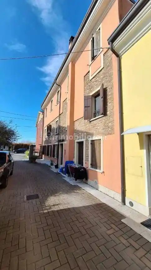 Villetta a schiera in vendita a Villafranca di Verona