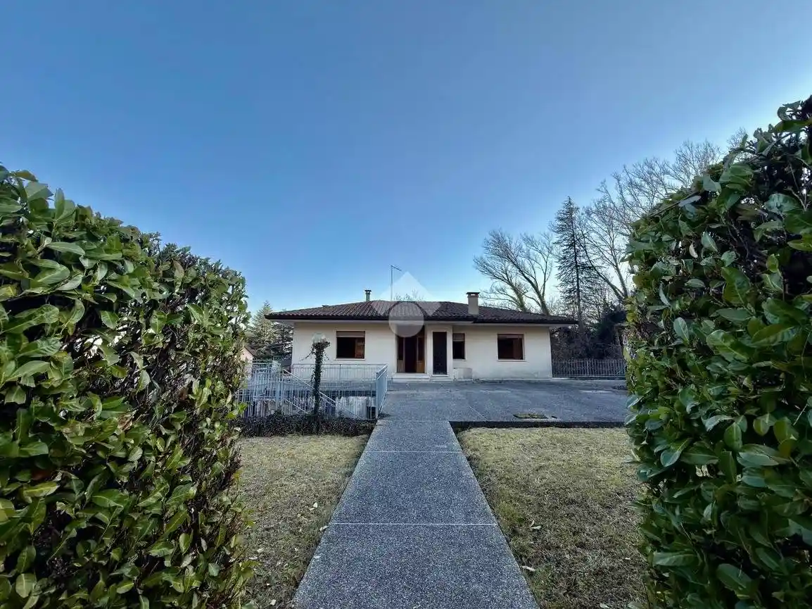 Villa in vendita a Cavaso del Tomba