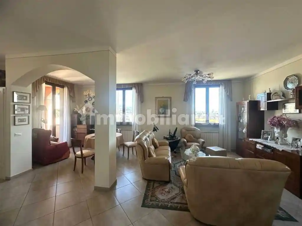 Villa in vendita a Capolona