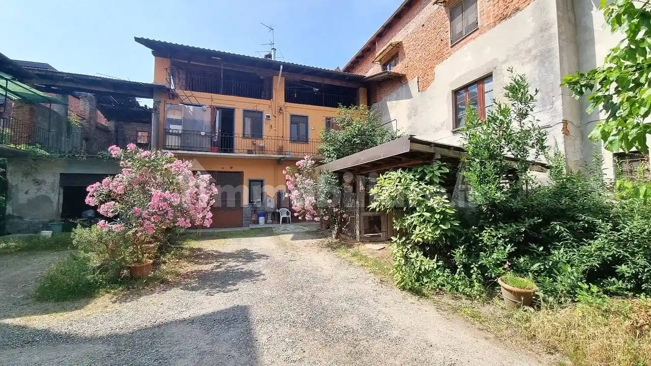 Casa indipendente in vendita a Gattinara