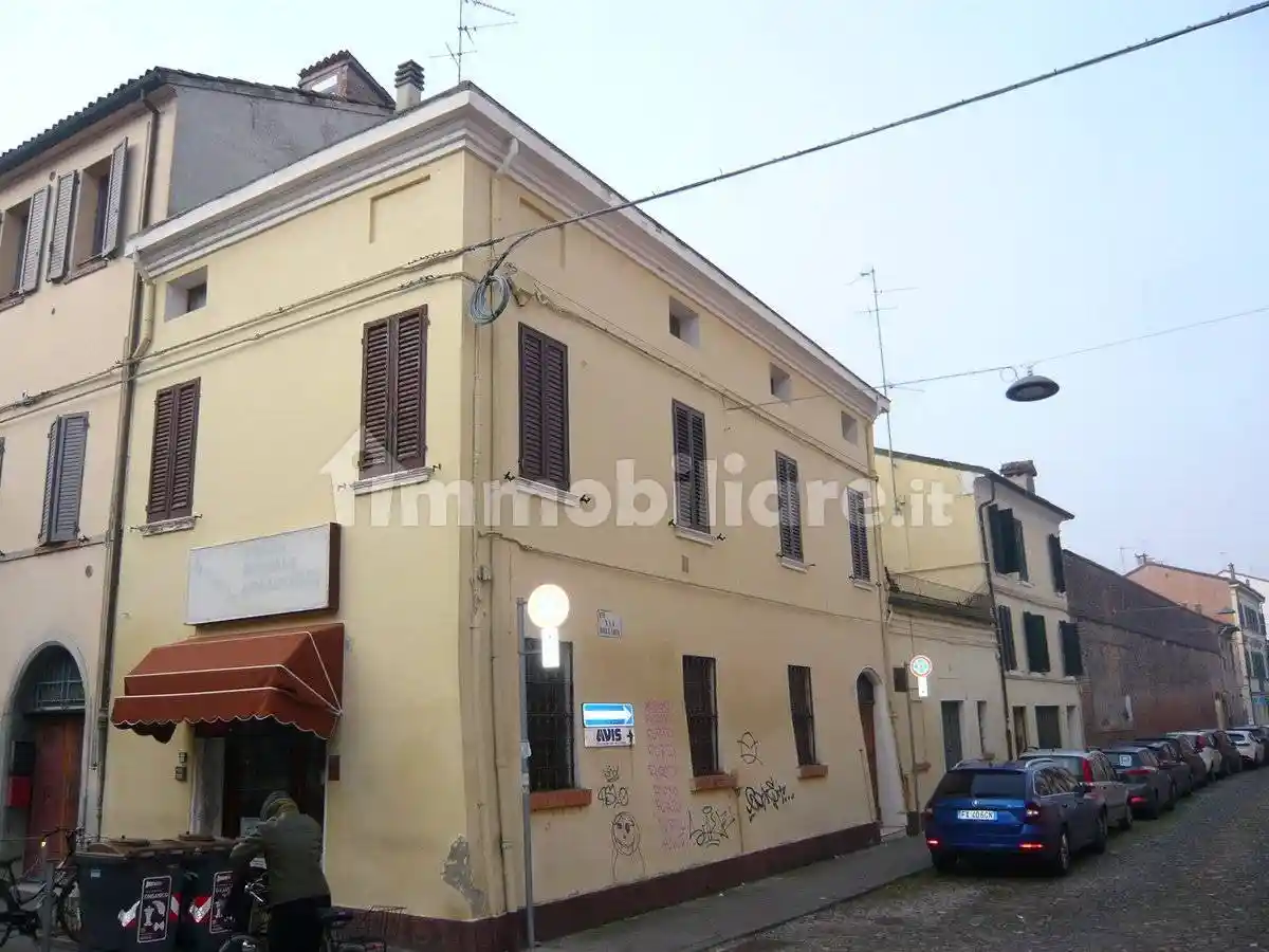 Casa indipendente in vendita a Ferrara