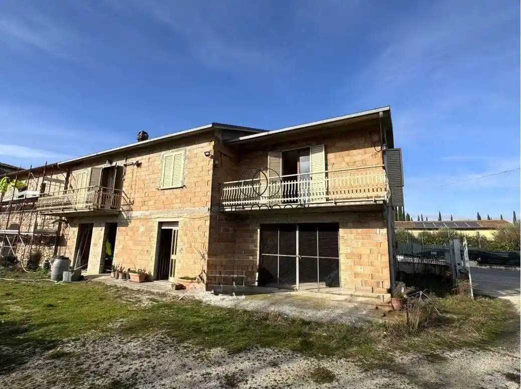 Casa indipendente in vendita a Trevi