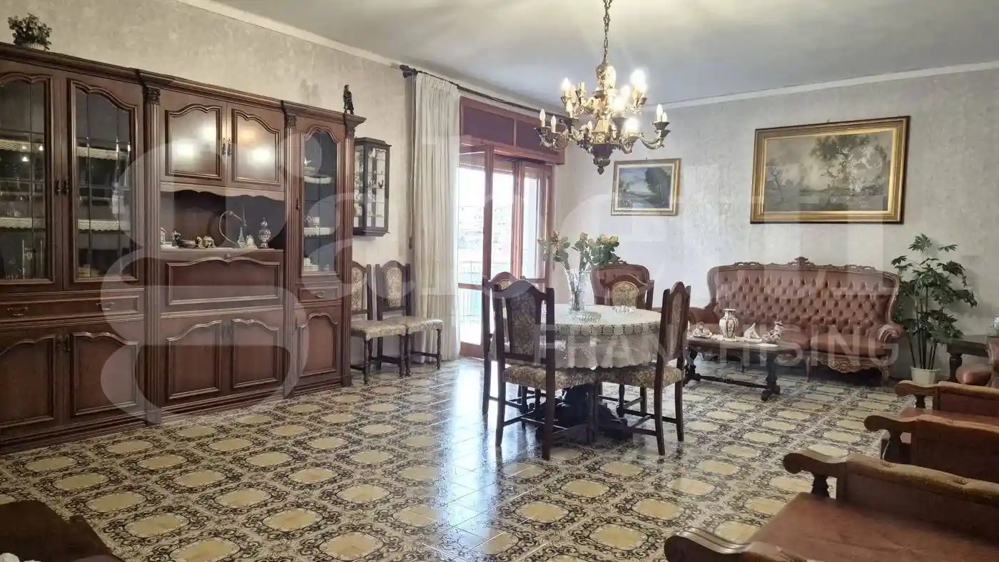 Appartamento in vendita a Napoli