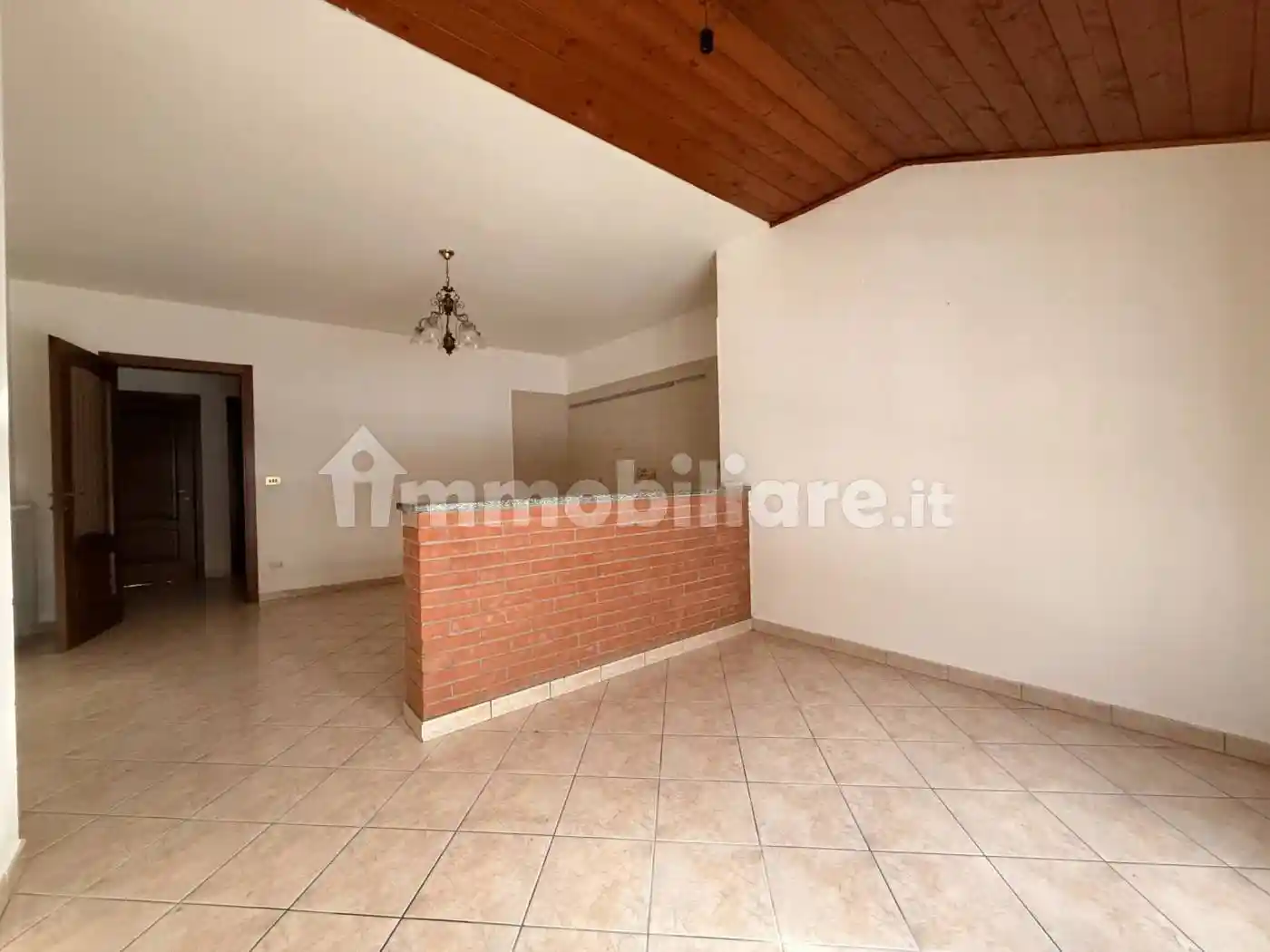 Appartamento in affitto a Front