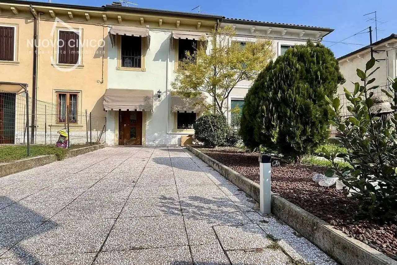 Villetta a schiera in vendita a Verona