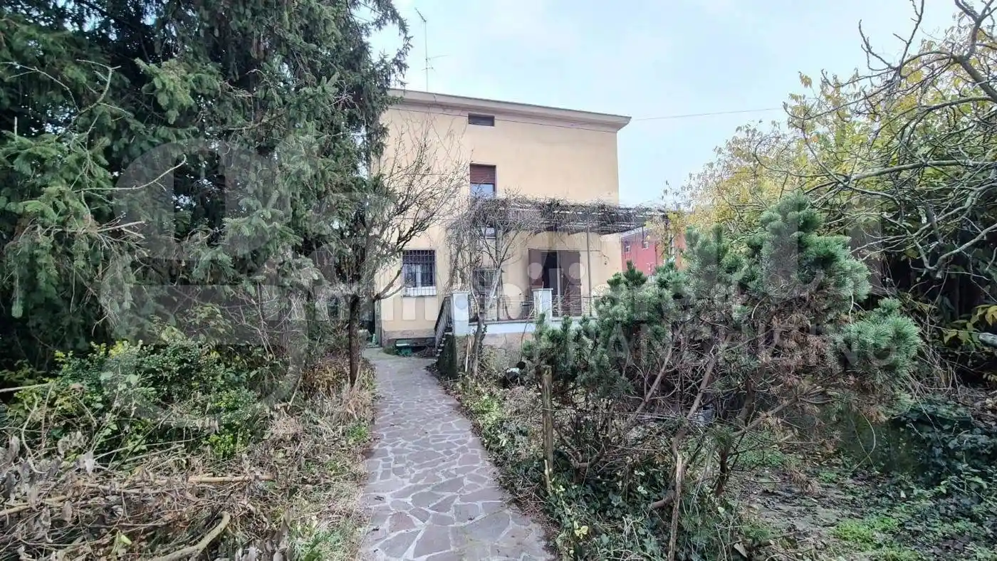 Casa indipendente in vendita a Cremona