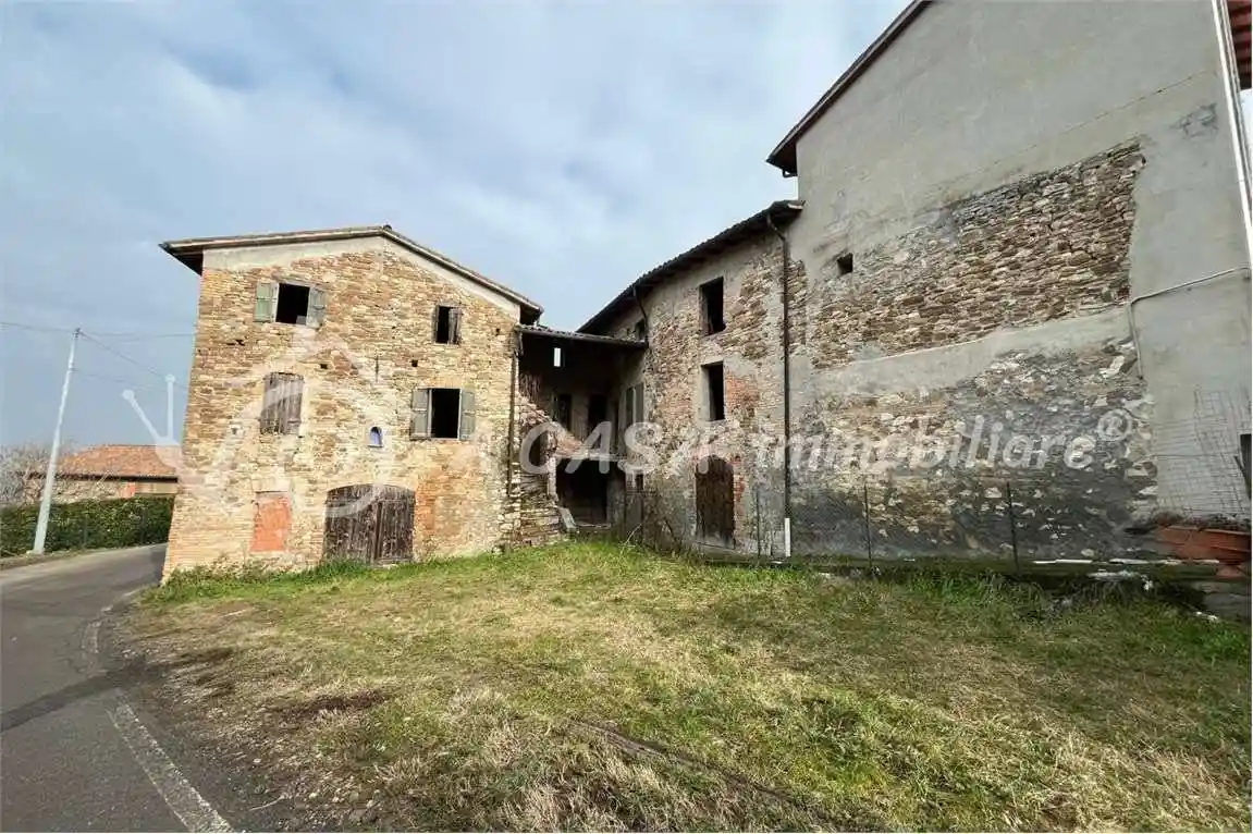 Rustico - Casale in vendita a Langhirano