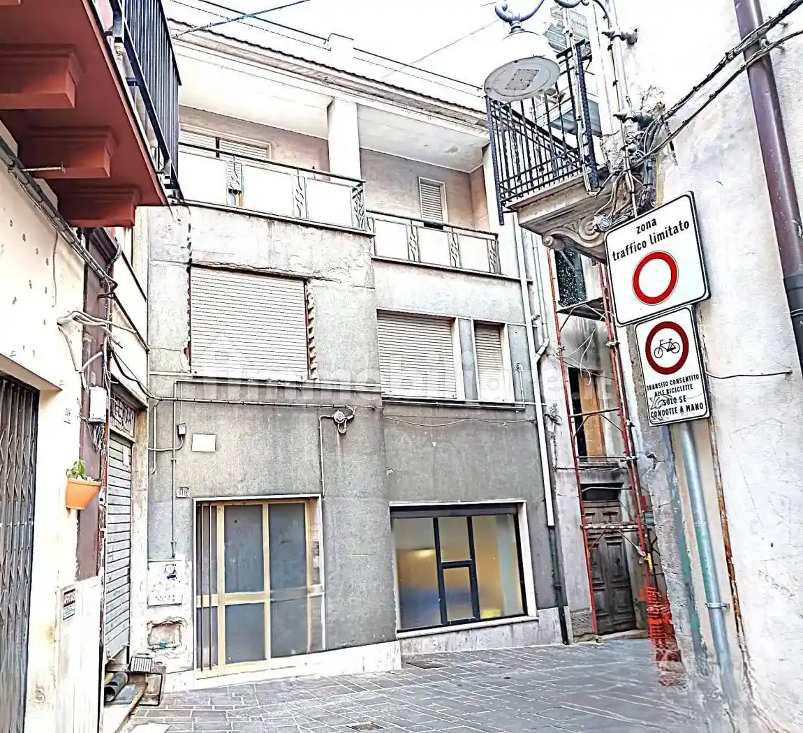 Palazzo - Edificio in vendita a Ortona