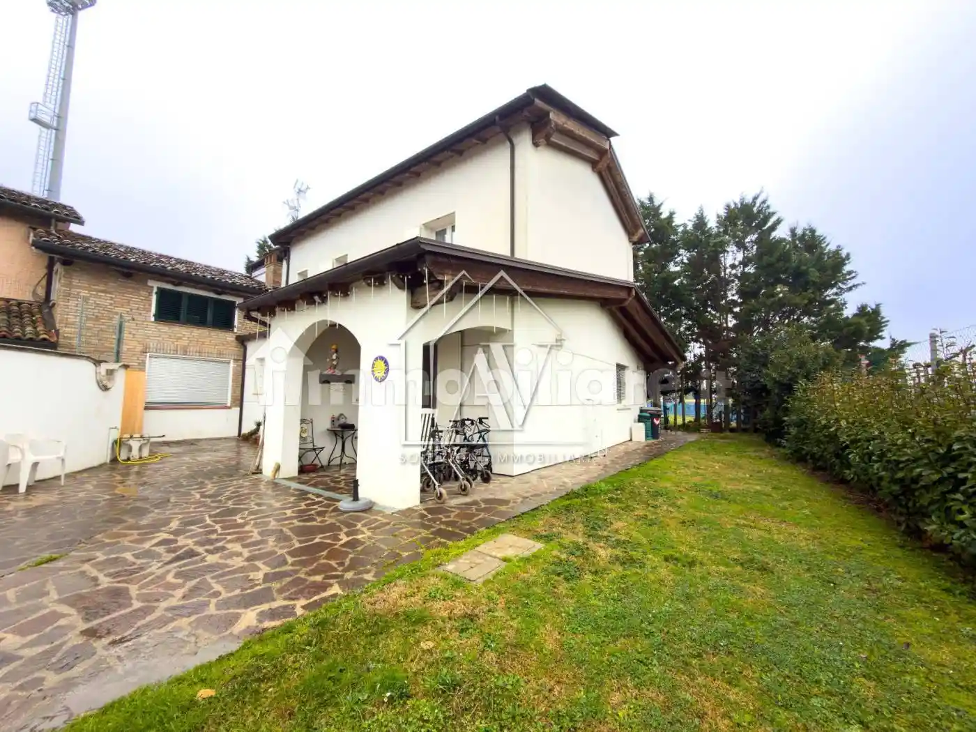 Villa in vendita a Russi