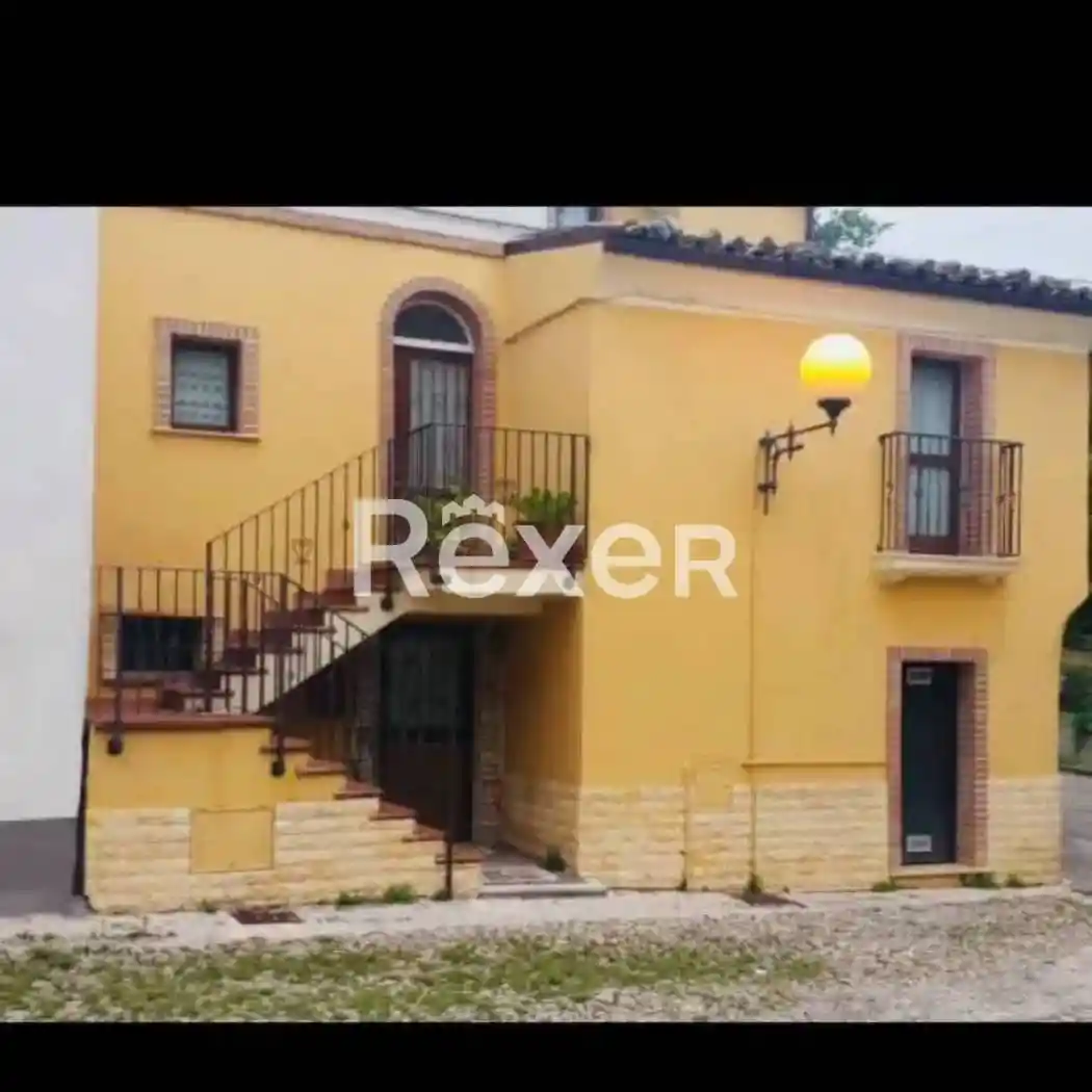 Casa indipendente in vendita a Carpineto della Nora