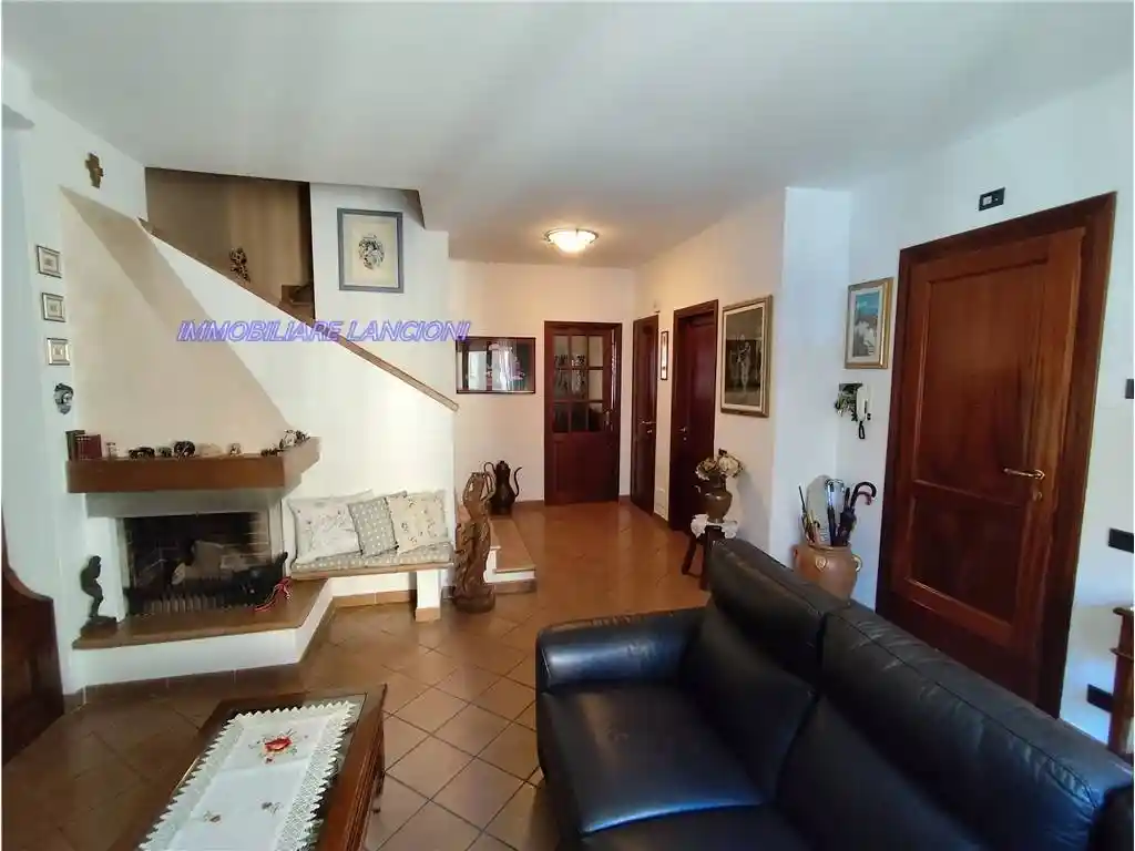 Casa indipendente in vendita a Lastra a Signa