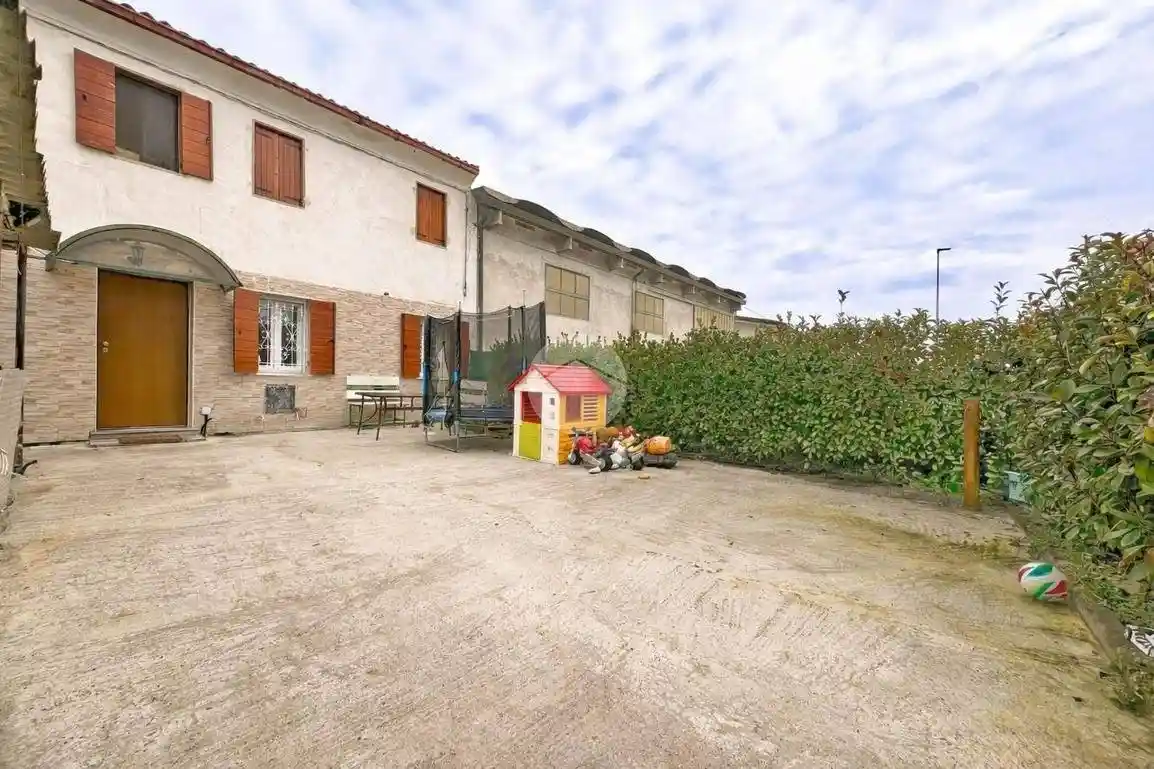 Casa indipendente in vendita a Zevio