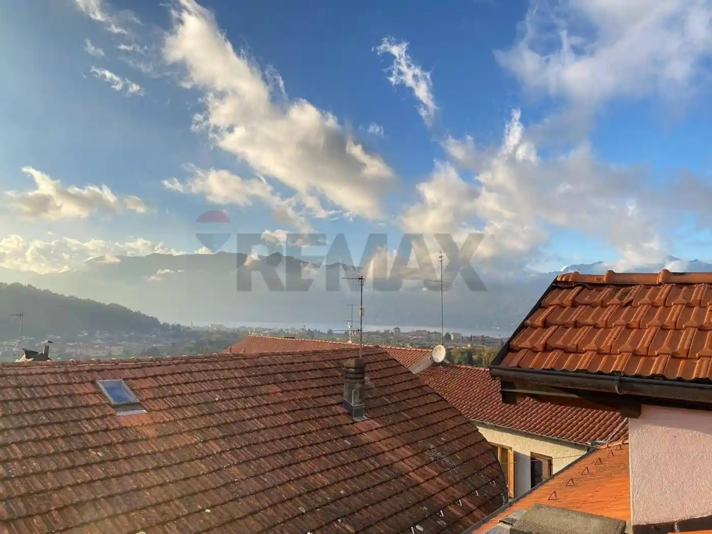 Casa indipendente in vendita a Luino