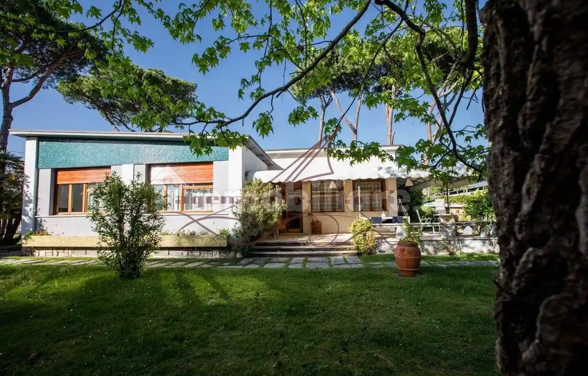 Villa in affitto a Forte dei Marmi