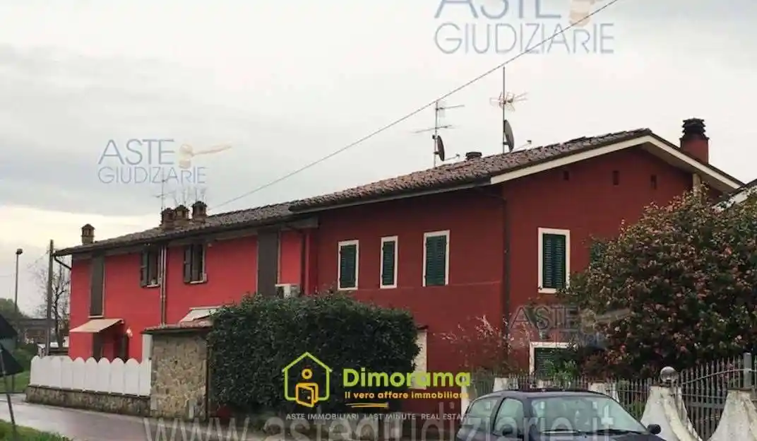 Casa indipendente in vendita a Chiesina Uzzanese