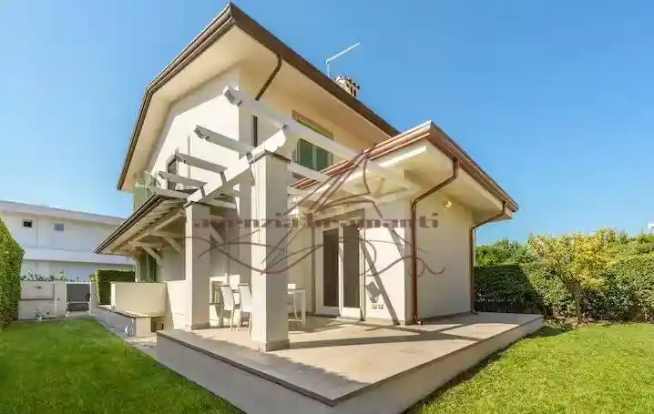 Villa in affitto a Forte dei Marmi