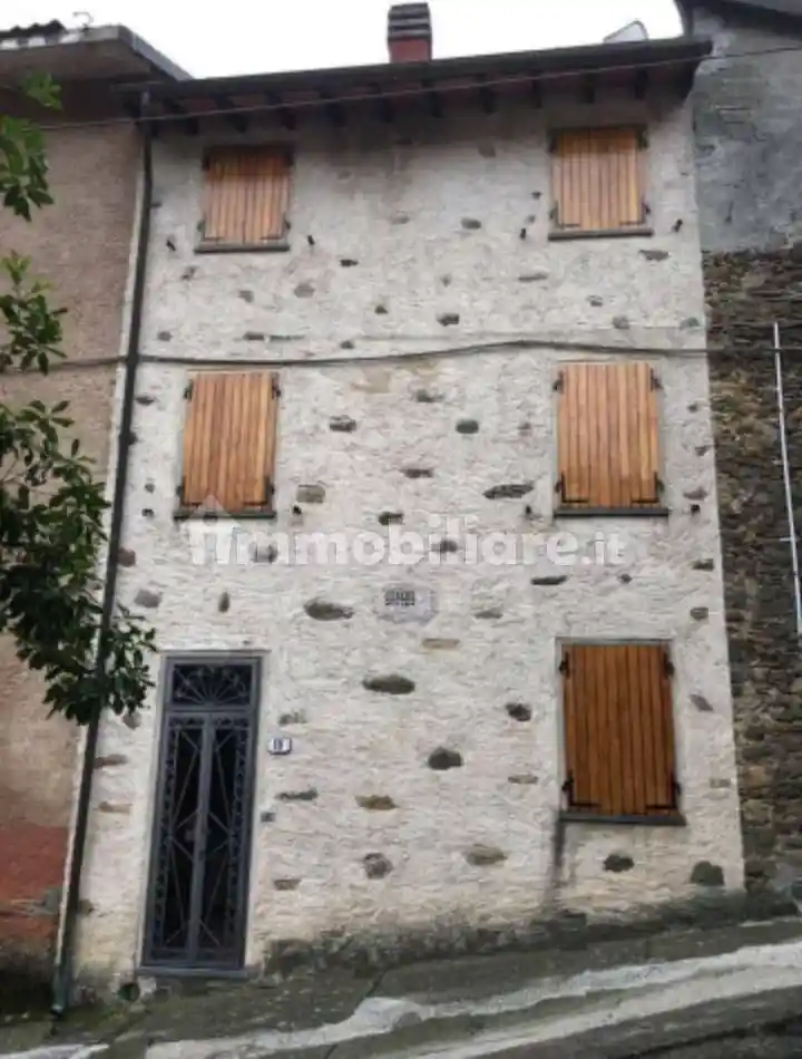 Casa indipendente in vendita a Seravezza