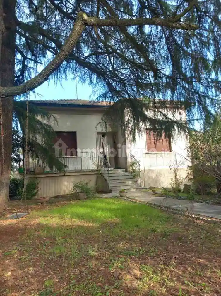 Villa in vendita a Montecchio Emilia