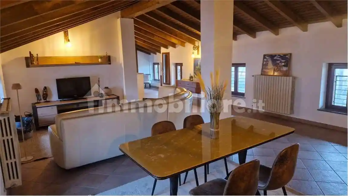 Appartamento in affitto a Sesto Calende