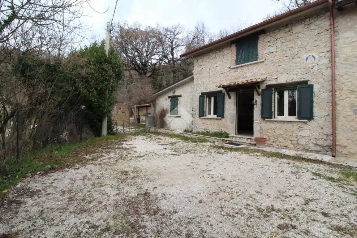 Rustico - Casale in vendita a Pozzaglia Sabina