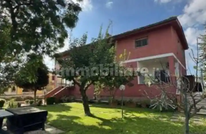 Villa in vendita a Aprilia