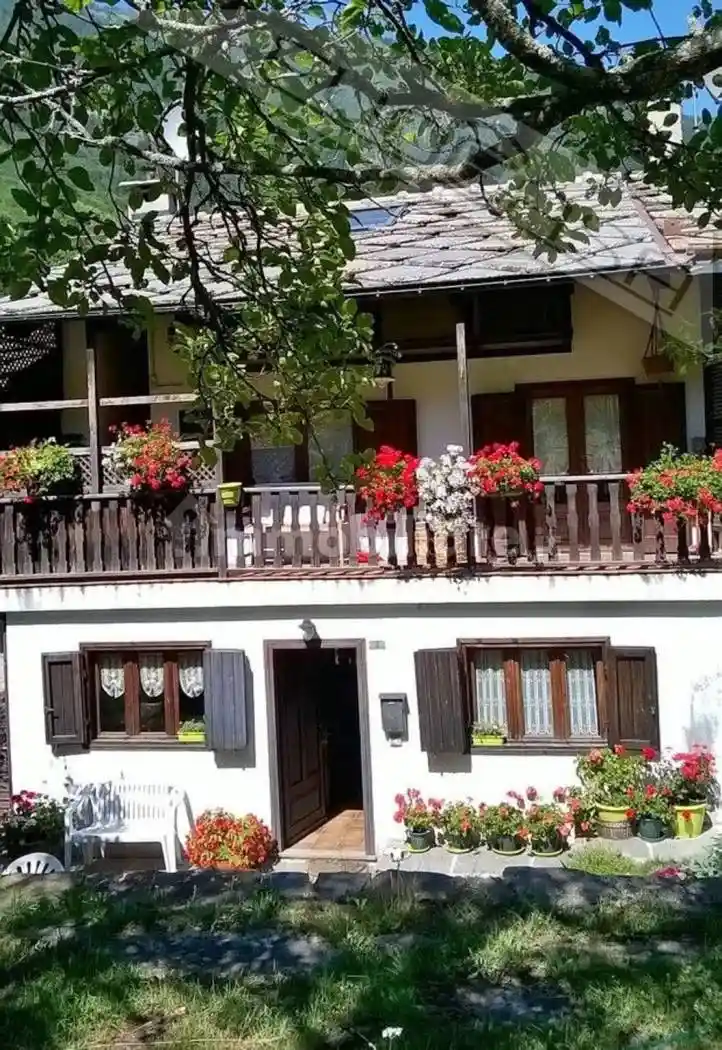 Villa in vendita a Perrero