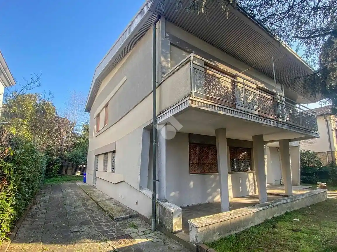 Villa in vendita a Carpi