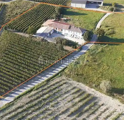 Villa in vendita a Agliano Terme