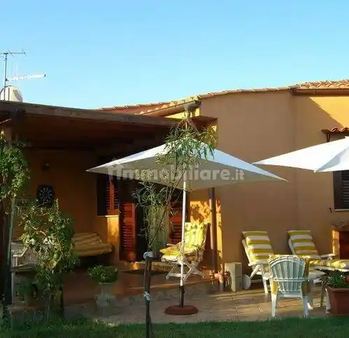 Casa indipendente in vendita a Campofelice di Roccella