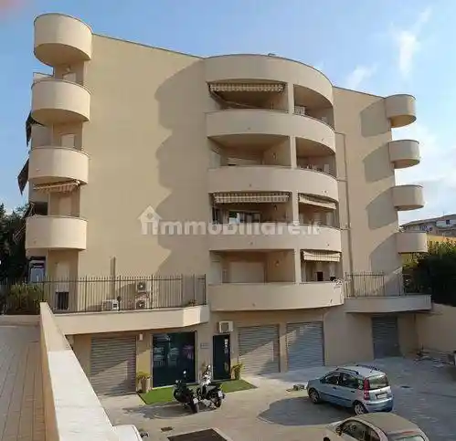 Appartamento in vendita a Campofelice di Roccella