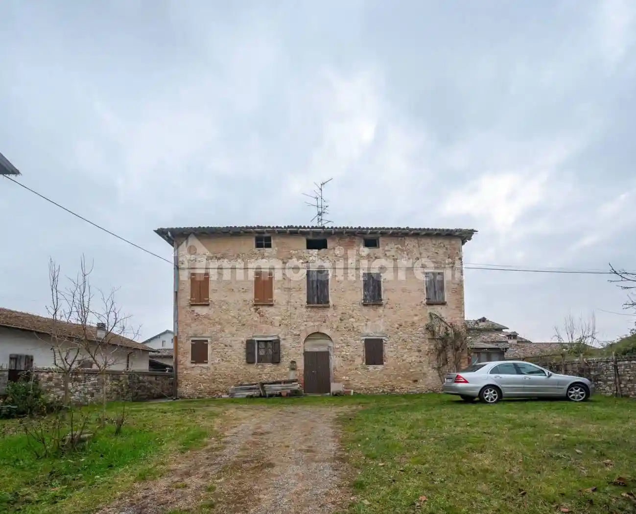 Rustico - Casale in vendita a Scandiano