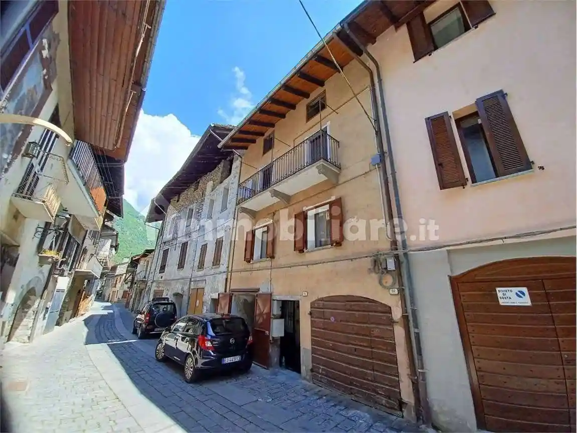 Appartamento in vendita a Donnas