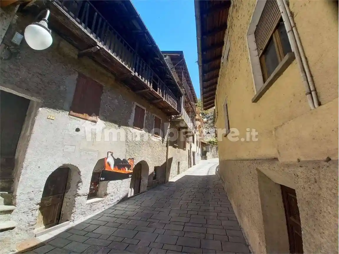 Rustico - Casale in vendita a Bard