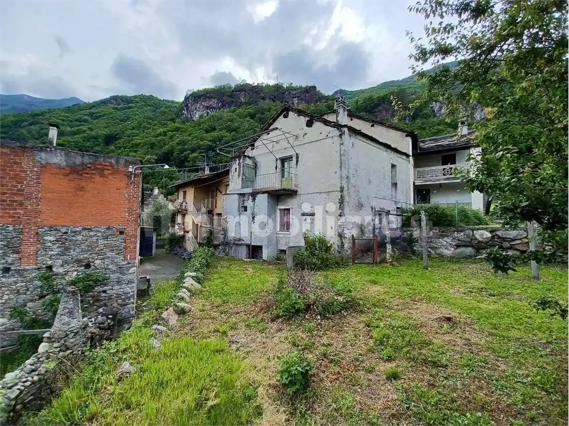 Casa indipendente in vendita a Quincinetto