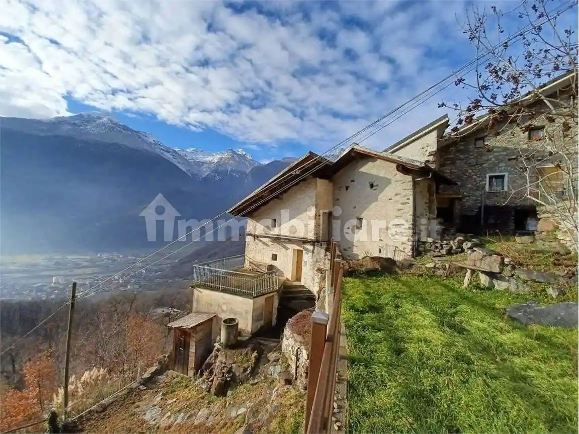 Rustico - Casale in vendita a Donnas