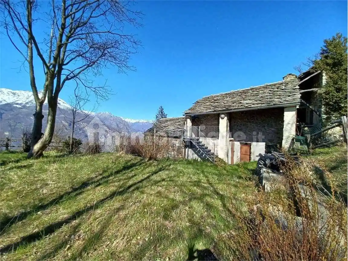 Casa indipendente in vendita a Settimo Vittone