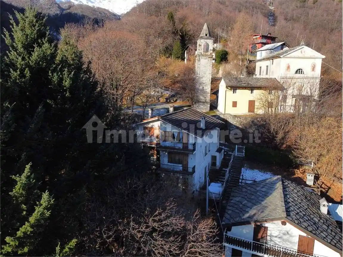 Casa indipendente in vendita a Quincinetto