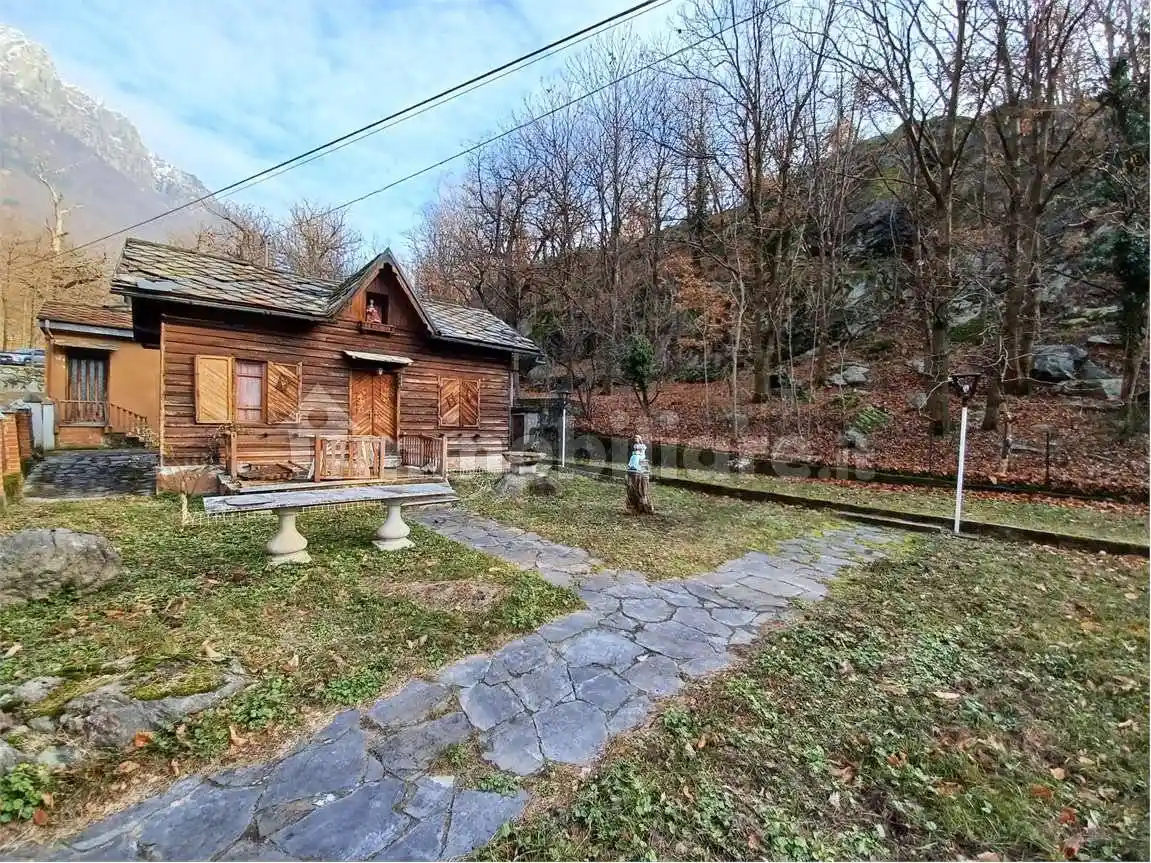 Casa indipendente in vendita a Donnas