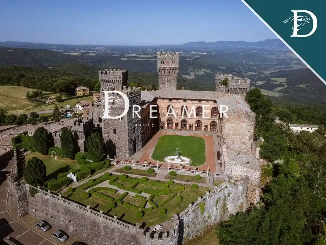 Palazzo - Edificio in vendita a Acquapendente