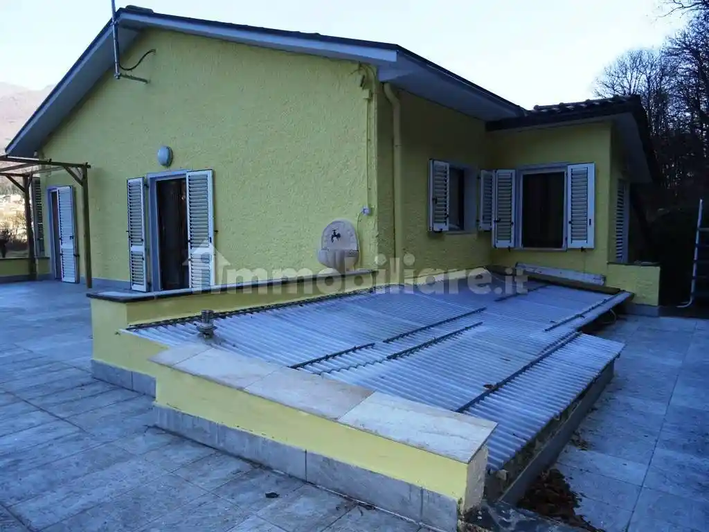 Villa in vendita a Dumenza