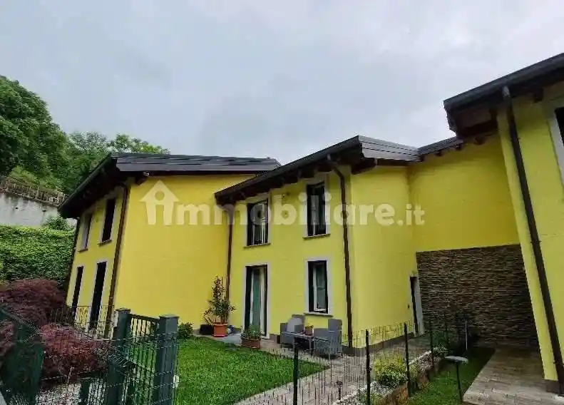 Villetta a schiera in vendita a Valbrona