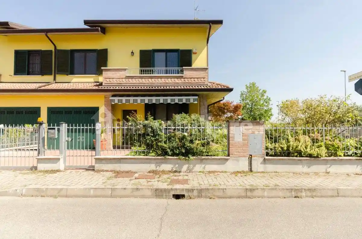 Villa in vendita a Chignolo Po