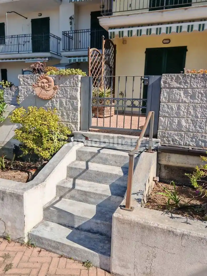 Appartamento in vendita a Costarainera